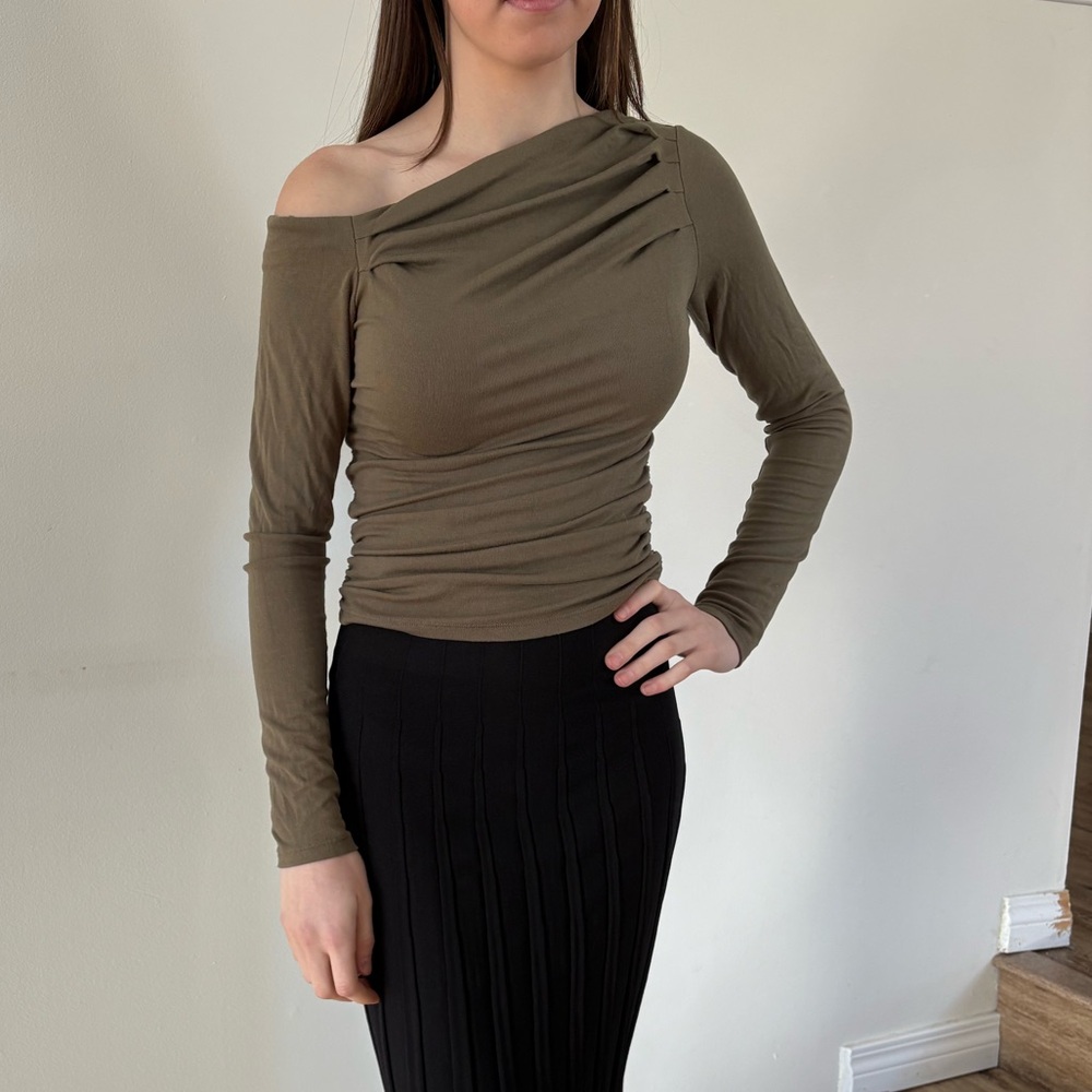Dynamite off the shoulder top